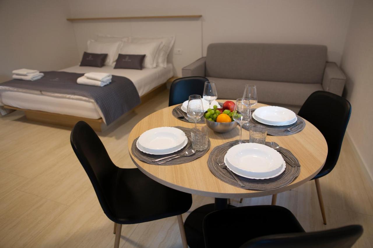 Dea Del Mar Apartments Изола Екстериор снимка