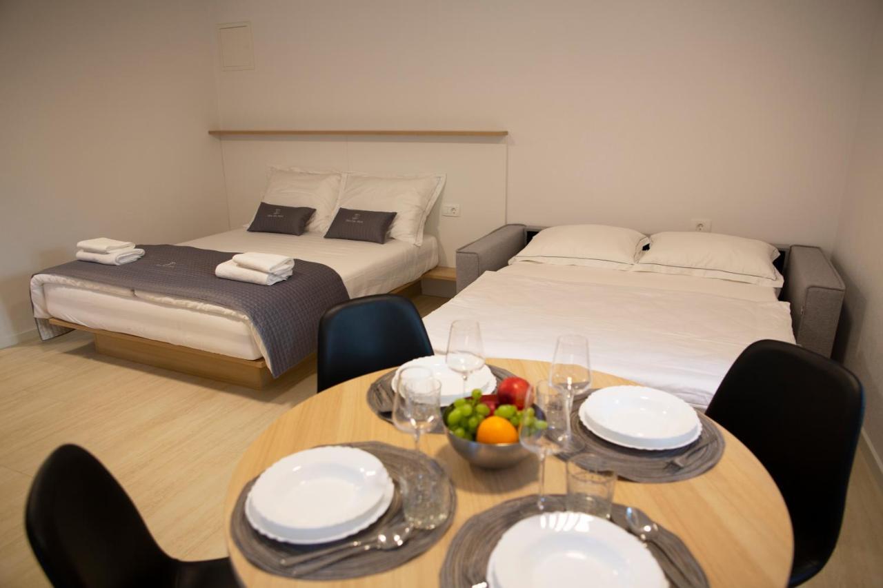 Dea Del Mar Apartments Изола Екстериор снимка