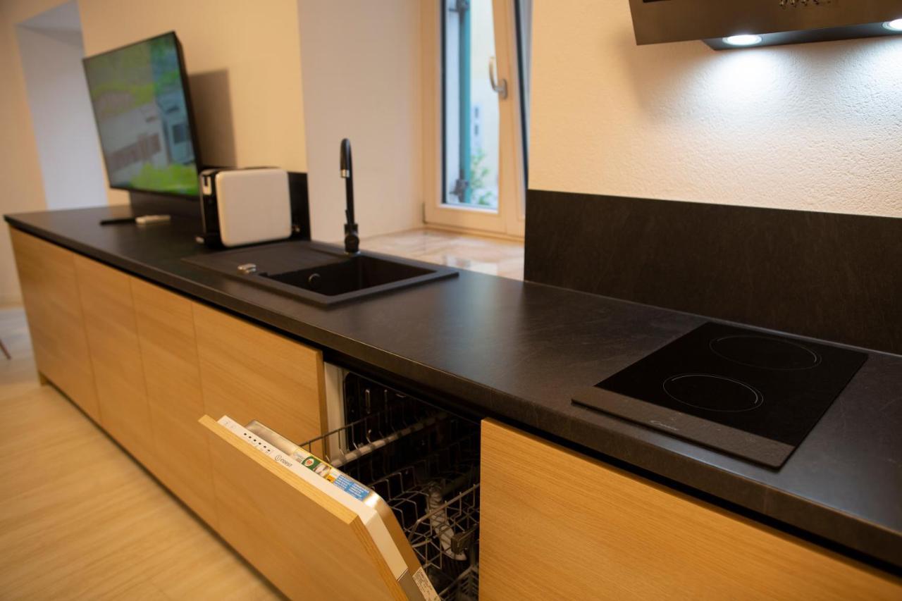Dea Del Mar Apartments Изола Екстериор снимка