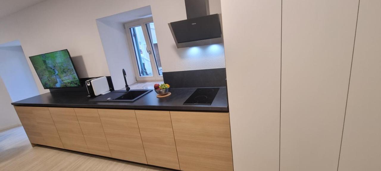 Dea Del Mar Apartments Изола Екстериор снимка