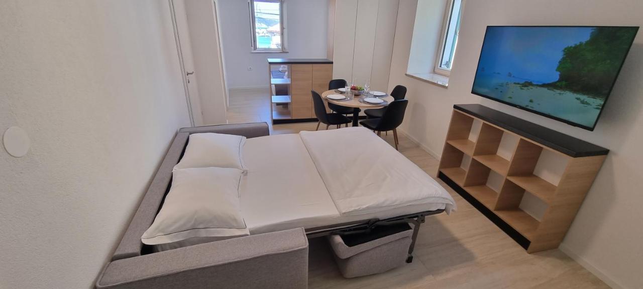 Dea Del Mar Apartments Изола Екстериор снимка