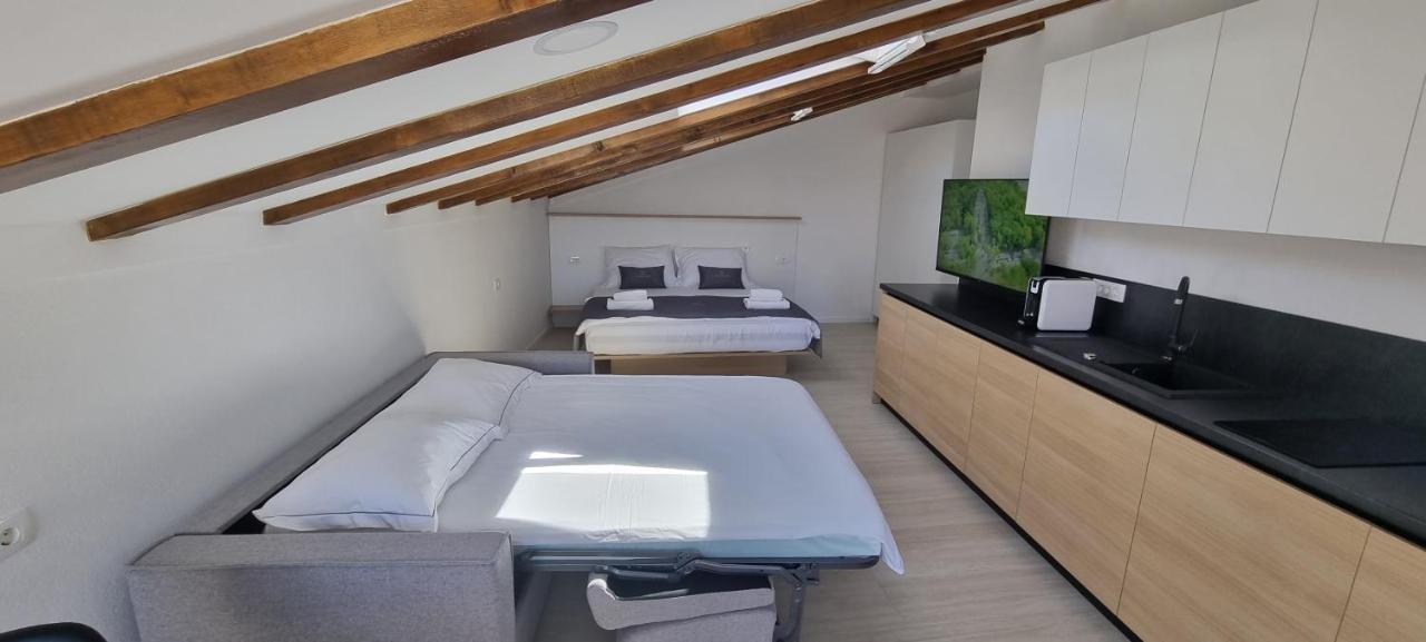 Dea Del Mar Apartments Изола Екстериор снимка