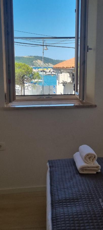 Dea Del Mar Apartments Изола Екстериор снимка