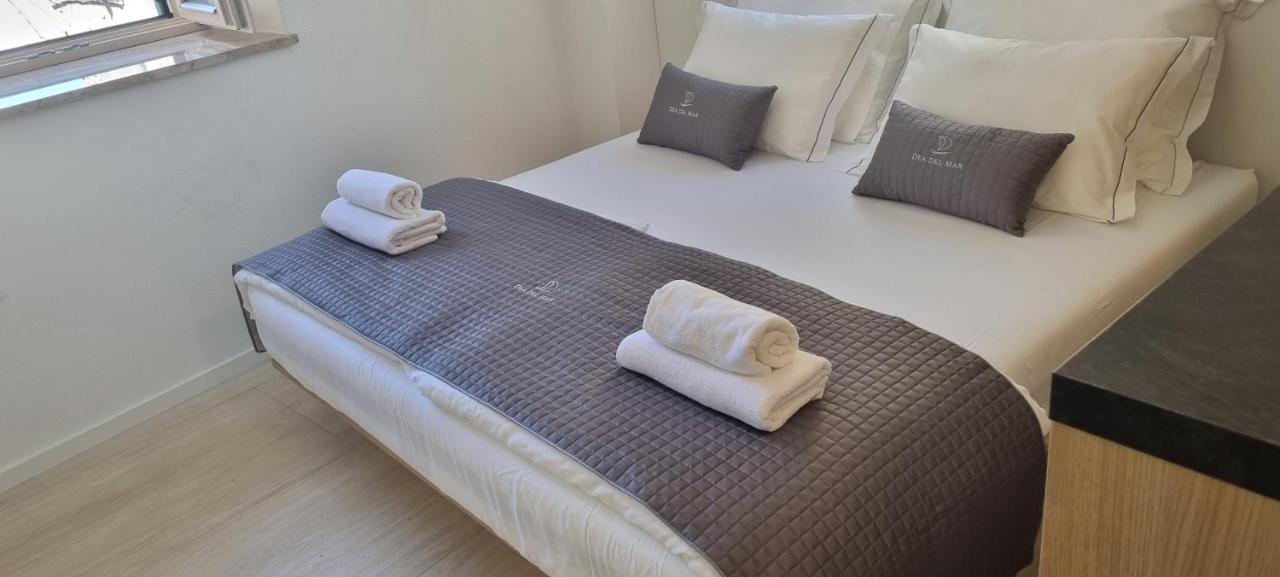 Dea Del Mar Apartments Изола Екстериор снимка