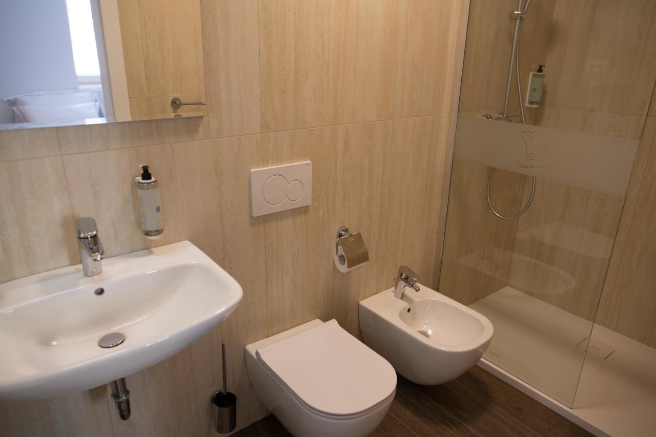Dea Del Mar Apartments Изола Екстериор снимка
