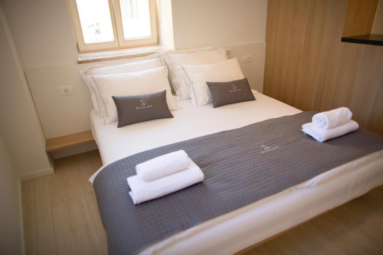Dea Del Mar Apartments Изола Екстериор снимка