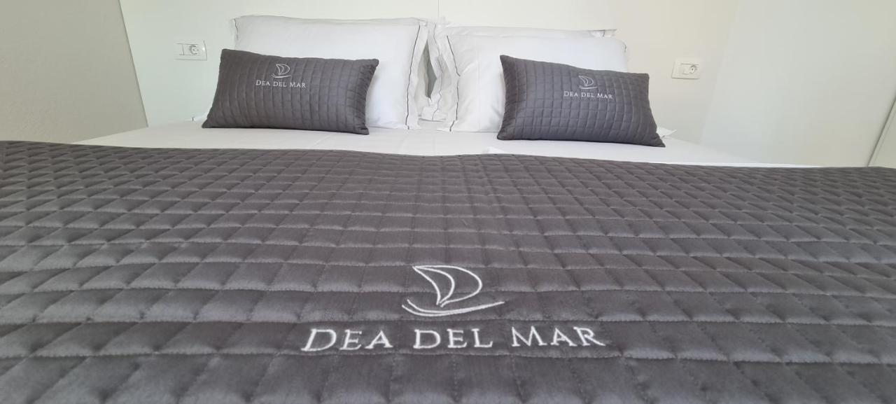 Dea Del Mar Apartments Изола Екстериор снимка