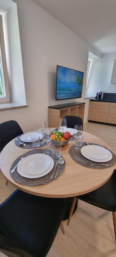 Dea Del Mar Apartments Изола Екстериор снимка
