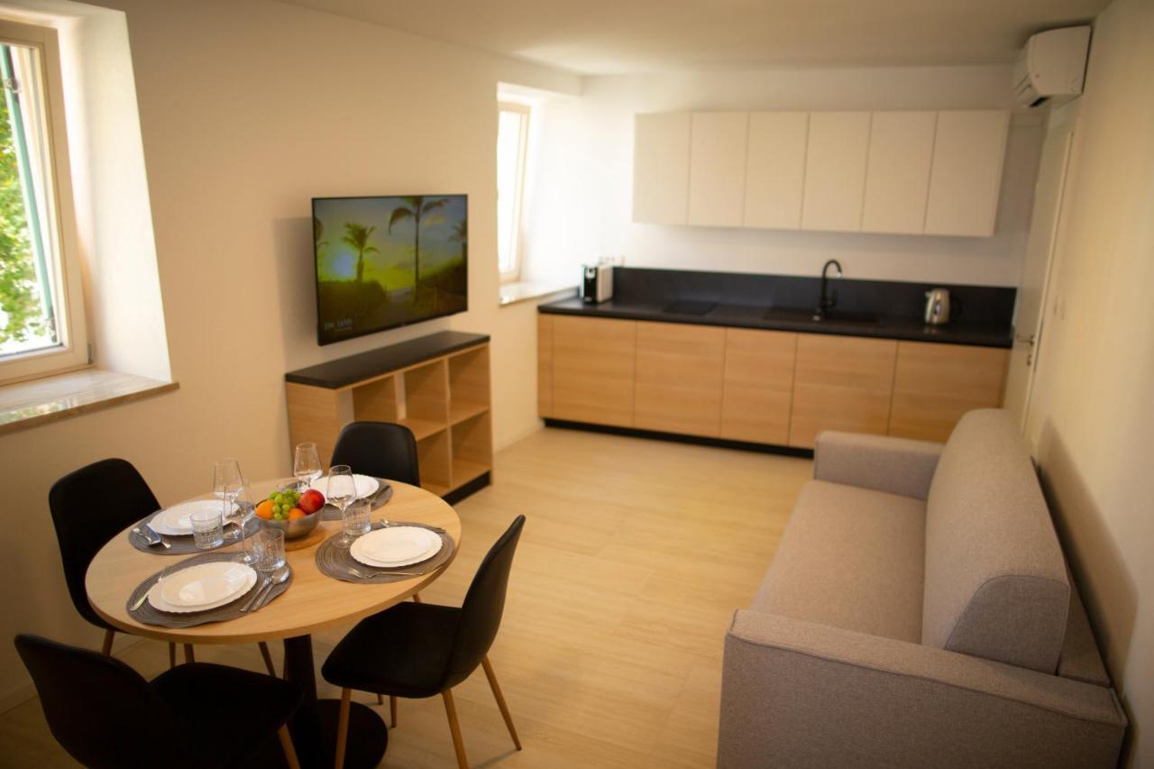 Dea Del Mar Apartments Изола Екстериор снимка