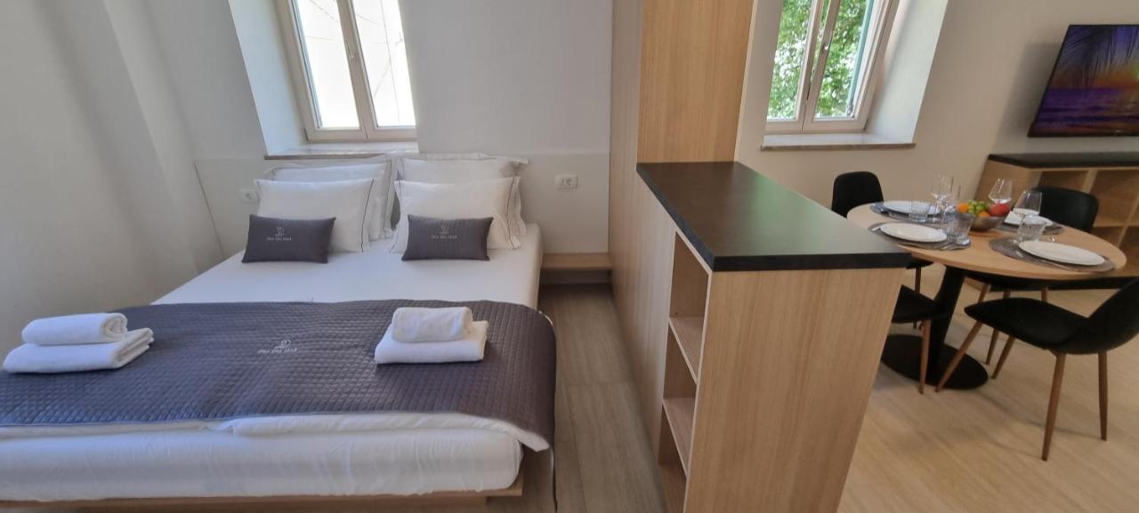Dea Del Mar Apartments Изола Екстериор снимка