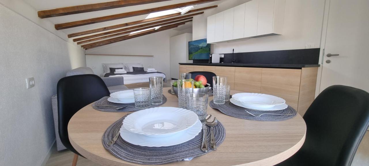 Dea Del Mar Apartments Изола Екстериор снимка