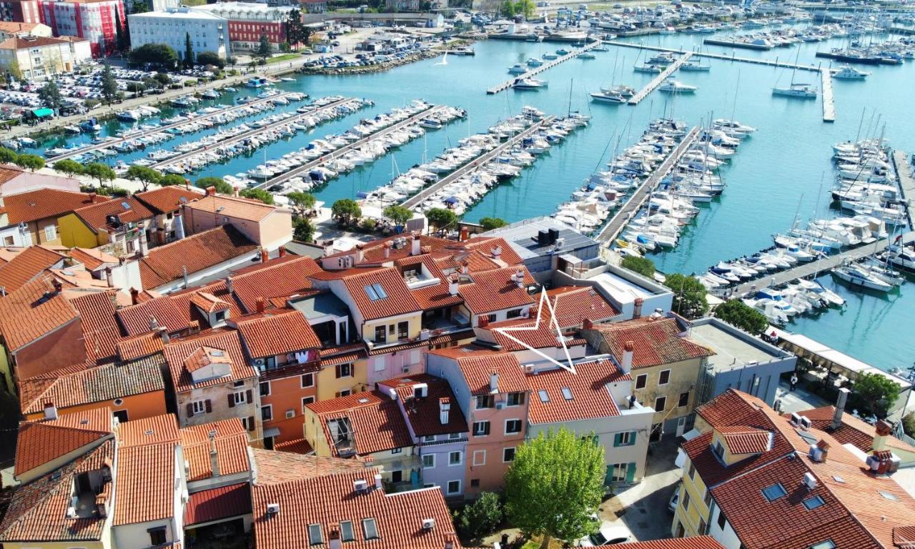 Dea Del Mar Apartments Изола Екстериор снимка