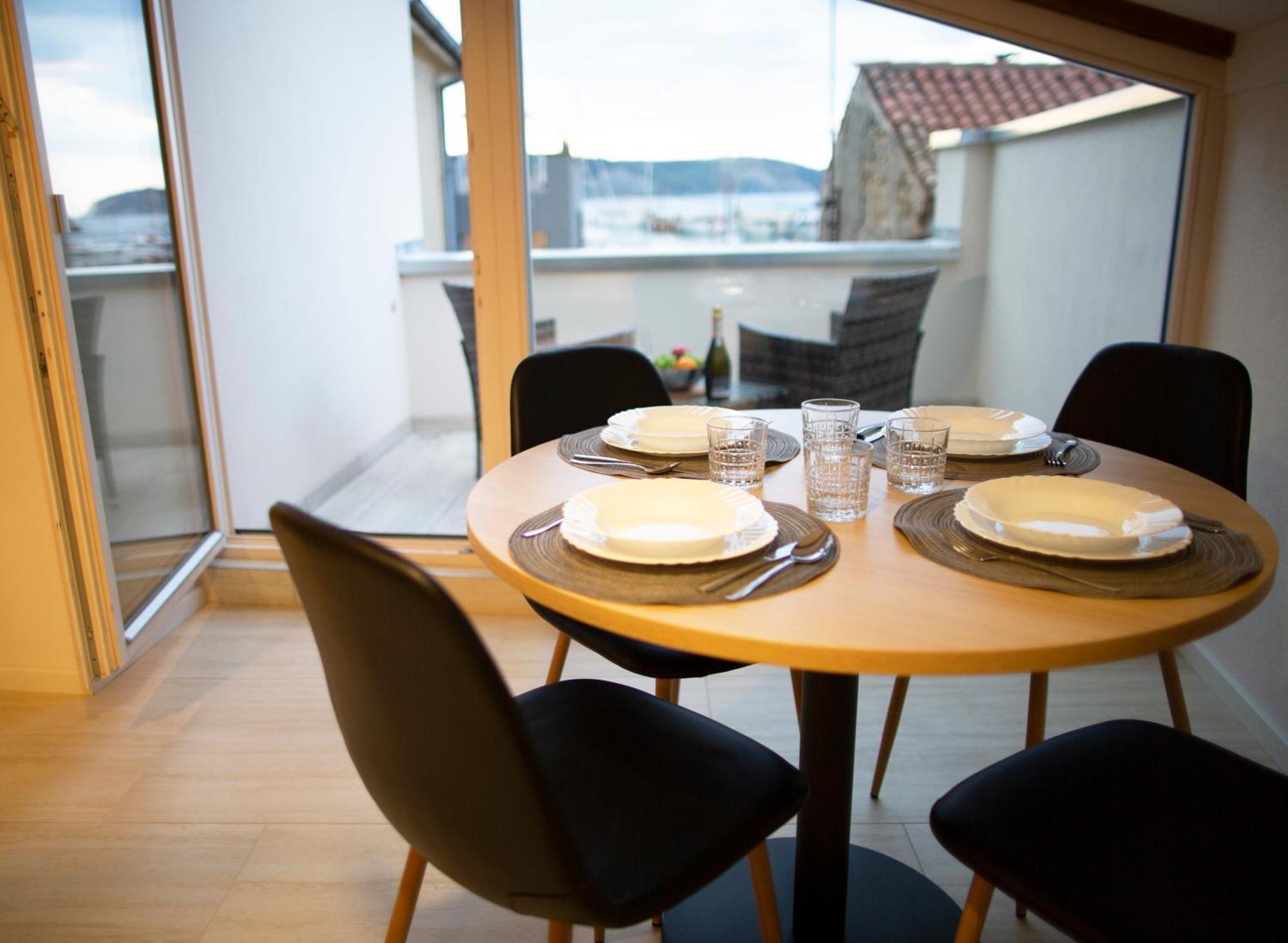 Dea Del Mar Apartments Изола Екстериор снимка