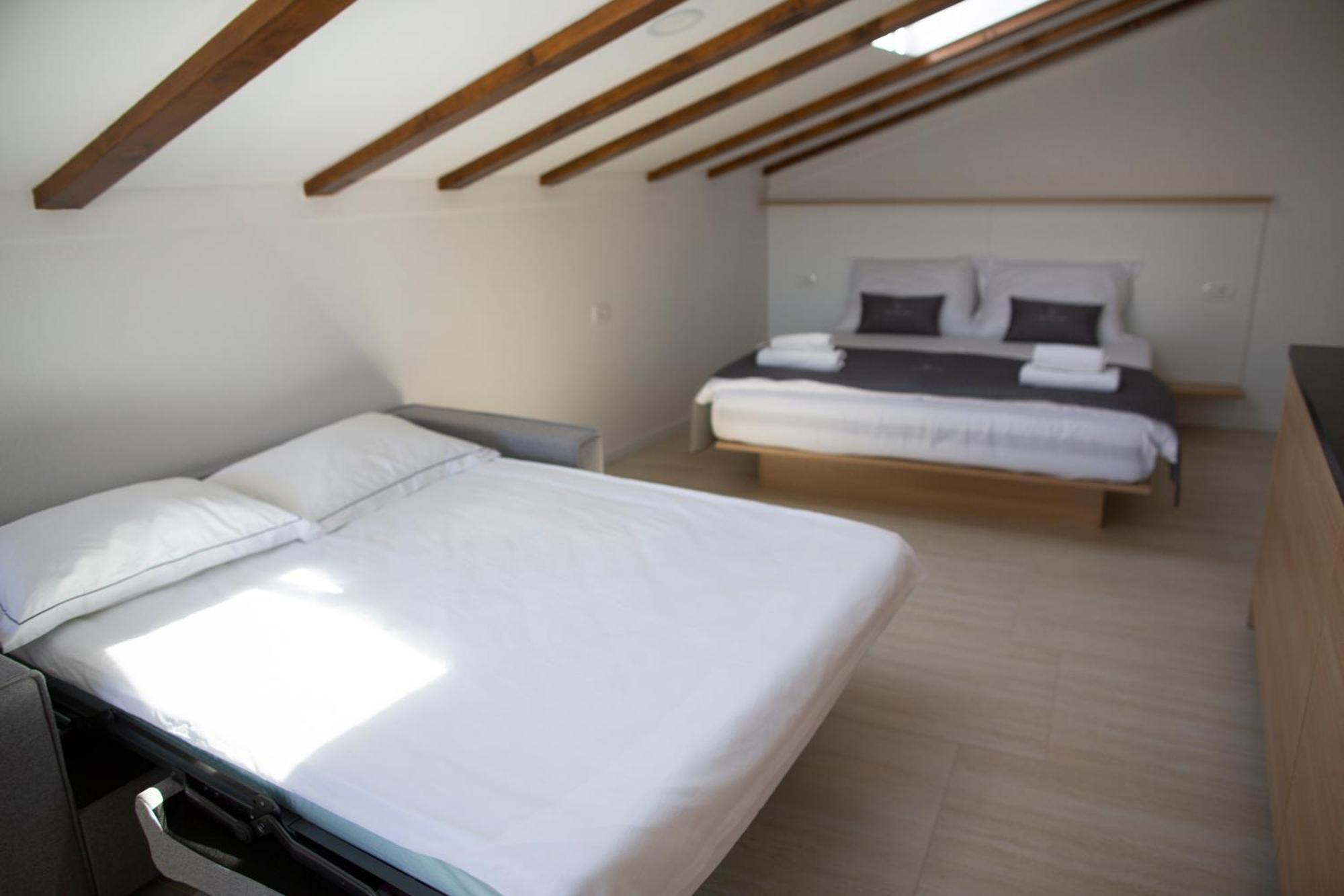 Dea Del Mar Apartments Изола Екстериор снимка
