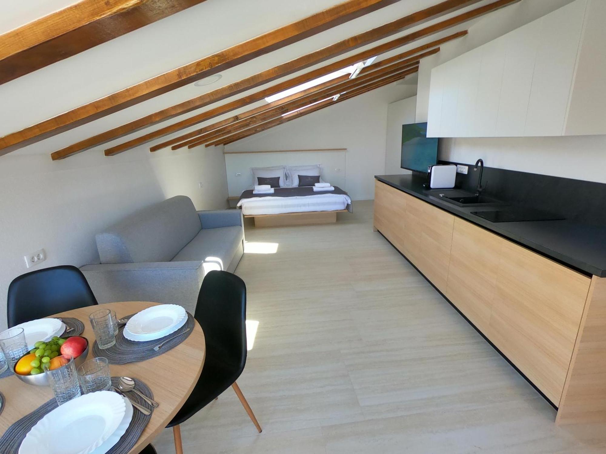 Dea Del Mar Apartments Изола Екстериор снимка